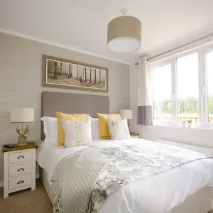 hollicarrs-woodland-lodge.yorkshirehotels.net/