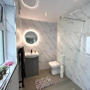  Holiday home For Your Escape!
