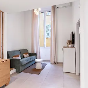 2-pices-dans-le-vieux-3-min-de-la-mer-et-du-clbre-cours-saleya.fr-provencehotel.com/